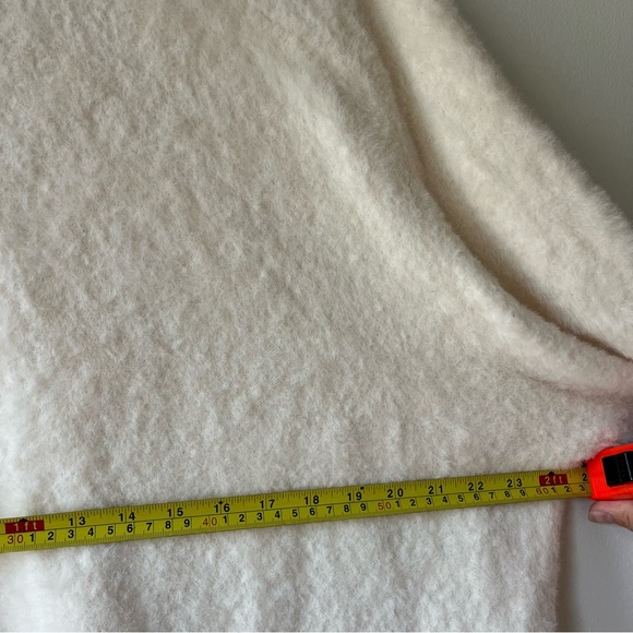 Aerie Oversized Fuzzy Knit Crewneck Sweater Cream Ivory Size XL Holiday Cozy - Picture 7 of 9